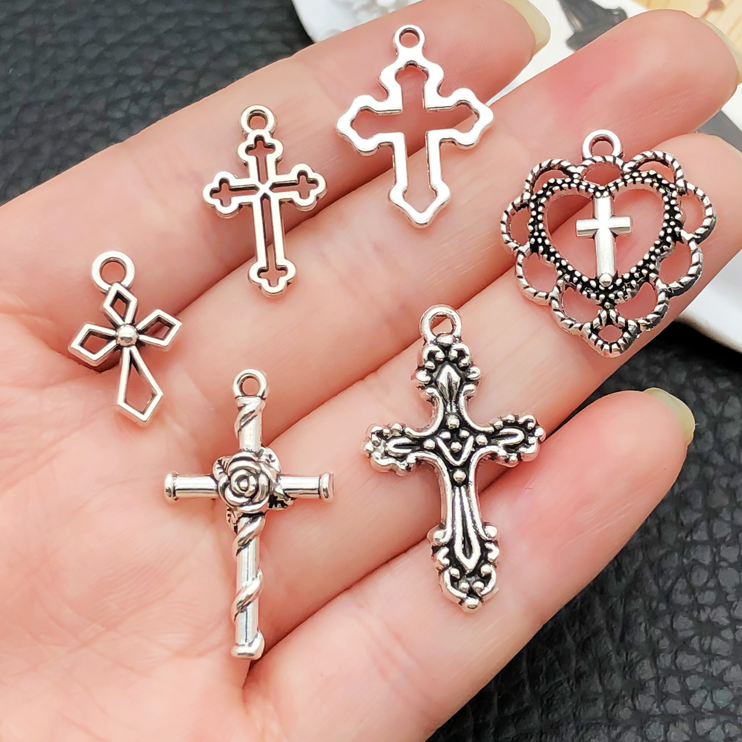 52pcs Assorted Cross Pendants  - Jewelry Making Degree recension och pris